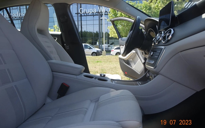 Mercedes-Benz GLA cena 89900 przebieg: 69850, rok produkcji 2018 z Wrocław małe 667